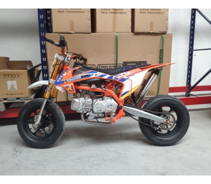 Pit Motard 190 SM beebad PREMIUM 21cv 4 velocidades Suspension OHLINS frenos JJUAN neumaticos Briggestone escape GP y mas...